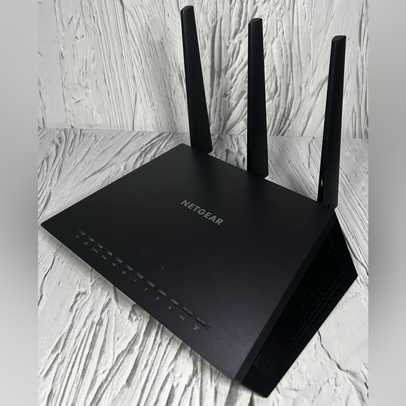 NETGEAR Nighthawk R7000 AC1900 Smart WiFi Router Pre Owned Cable Internet - Picture 3 of 6